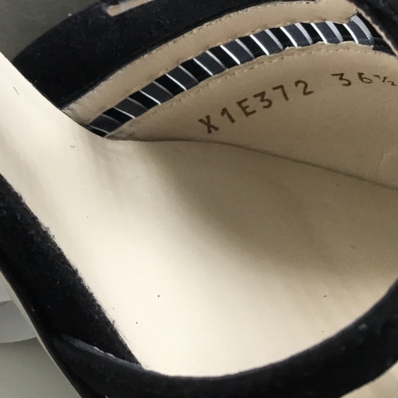 Giorgio Armani black suede heels. - Picture 7 of 16